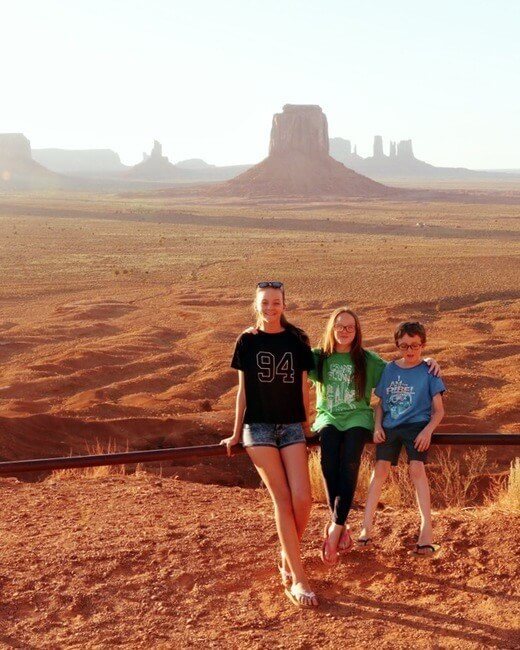 monument valley road trip with kids