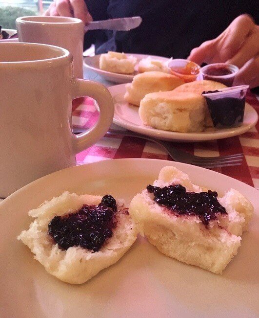 Loveless Cafe Biscuits Nashville Tennessee