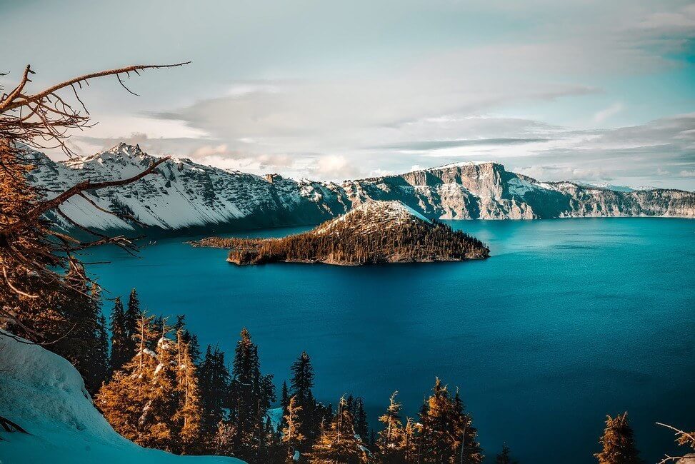 Crater Lake National Park in Oregon in the winter