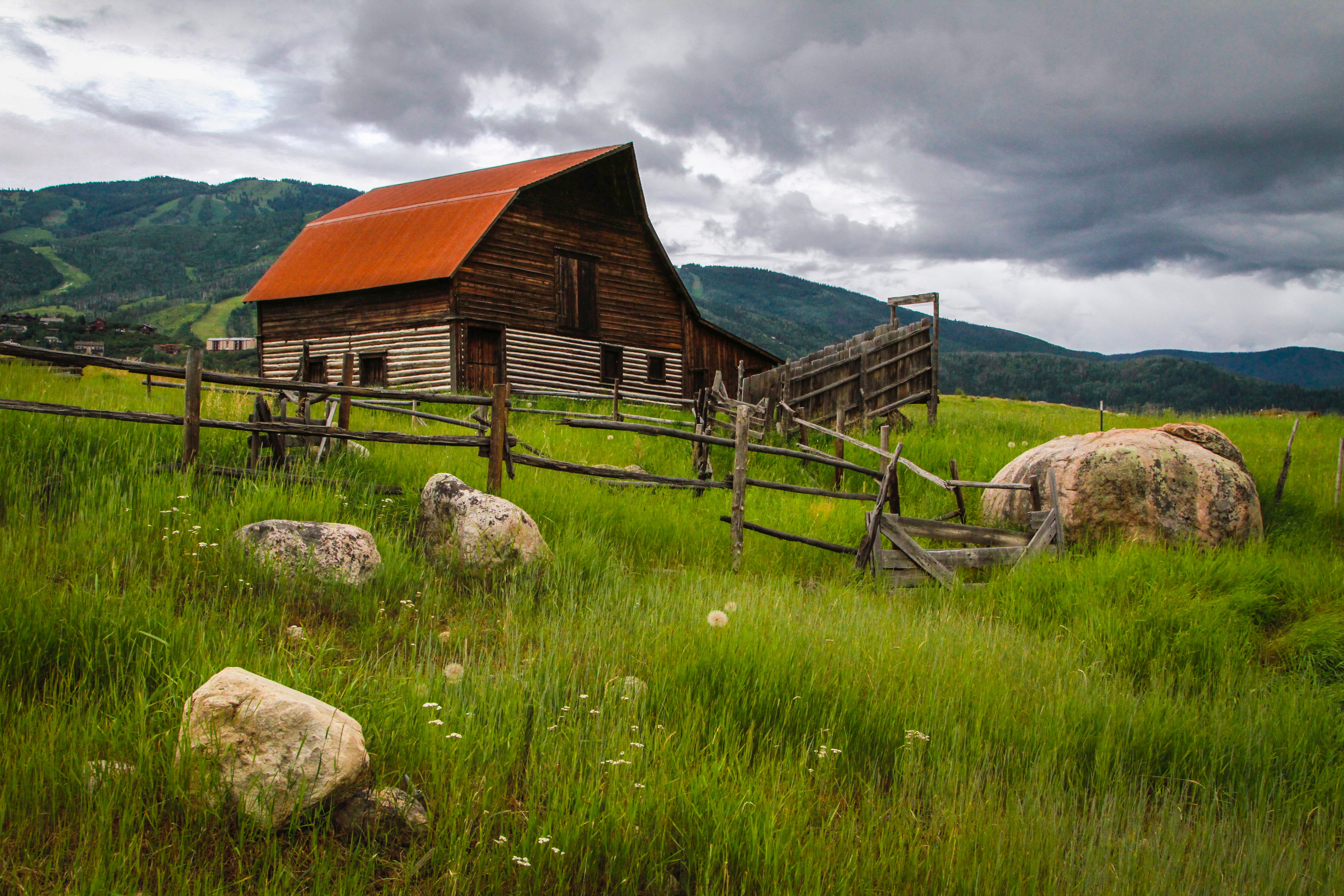 Barn in field in Steamboat Springs