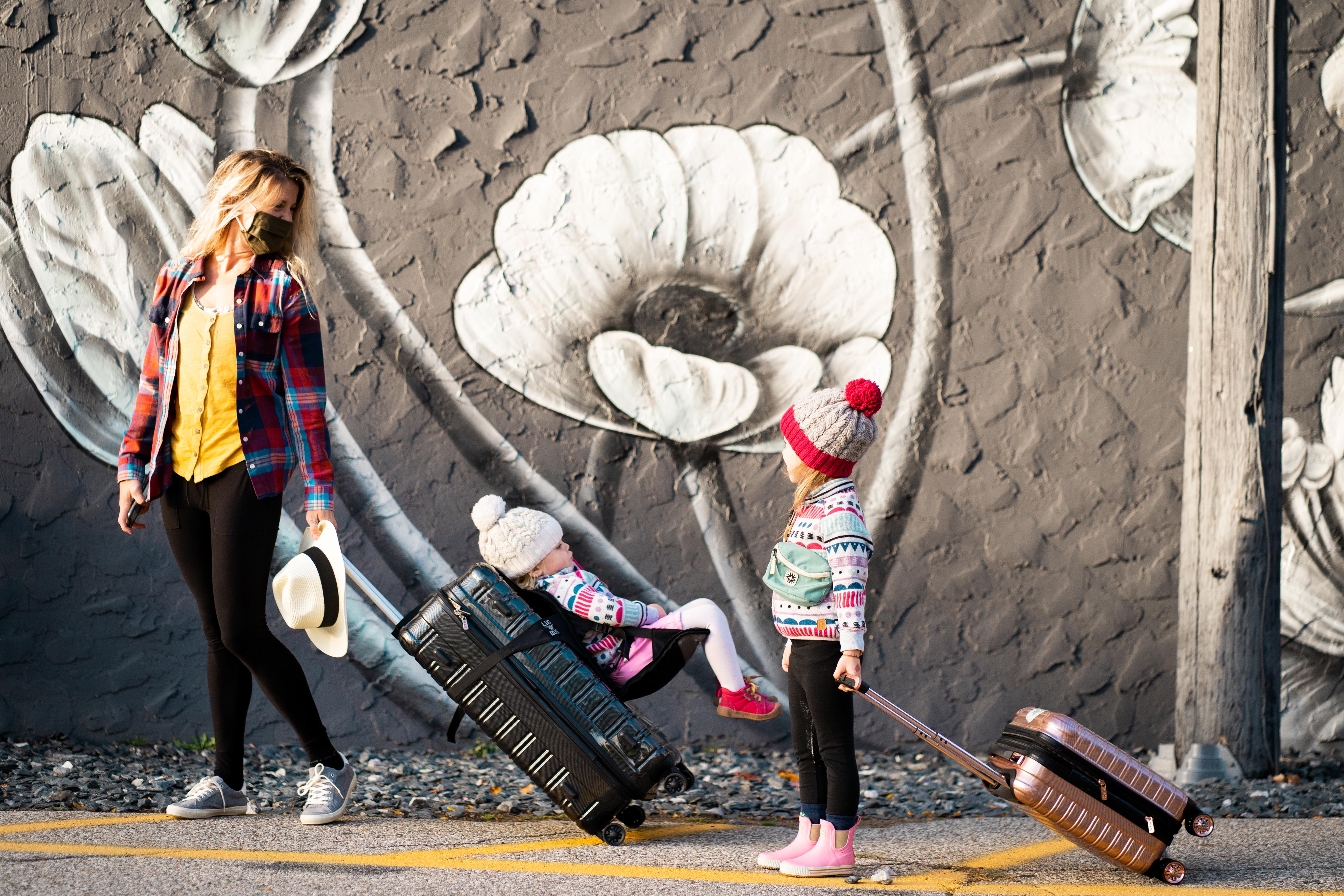 Family traveling with kids