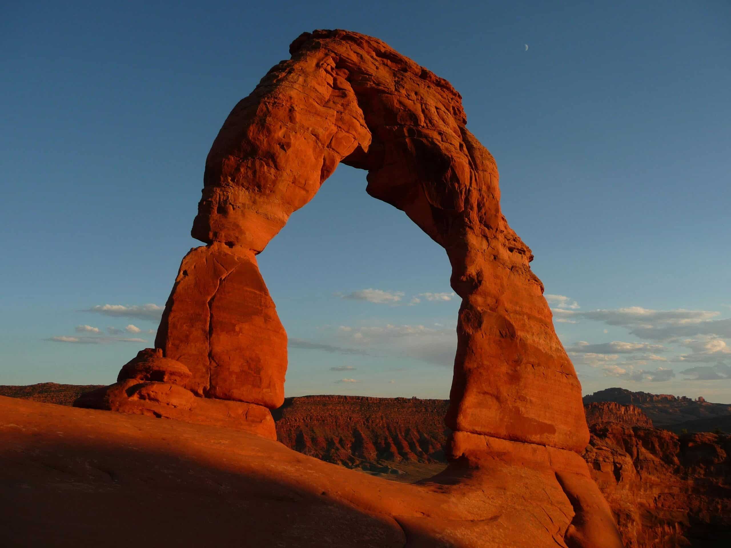 Arches National Park in located in Moab, Utah. The best time to visit this national park is spring.